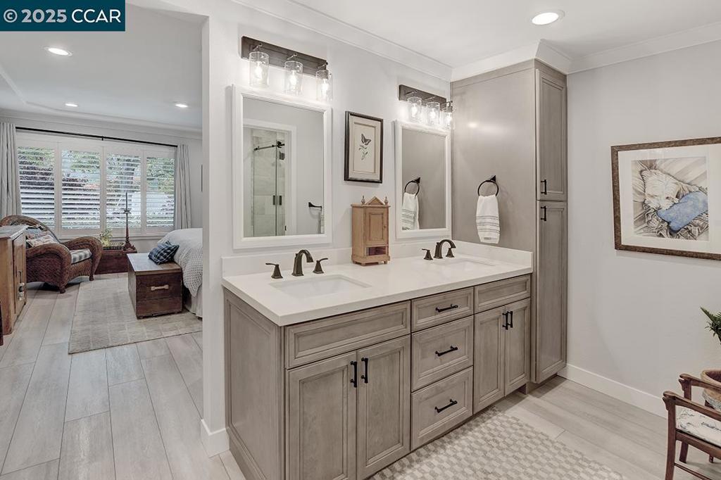 ROSSMOOR - Residential