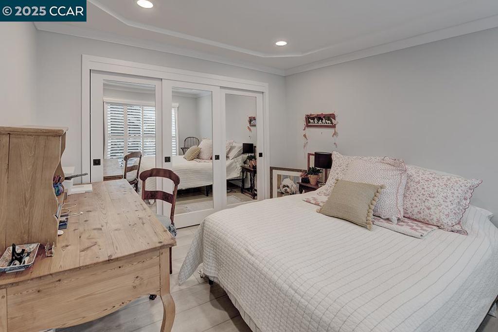 ROSSMOOR - Residential