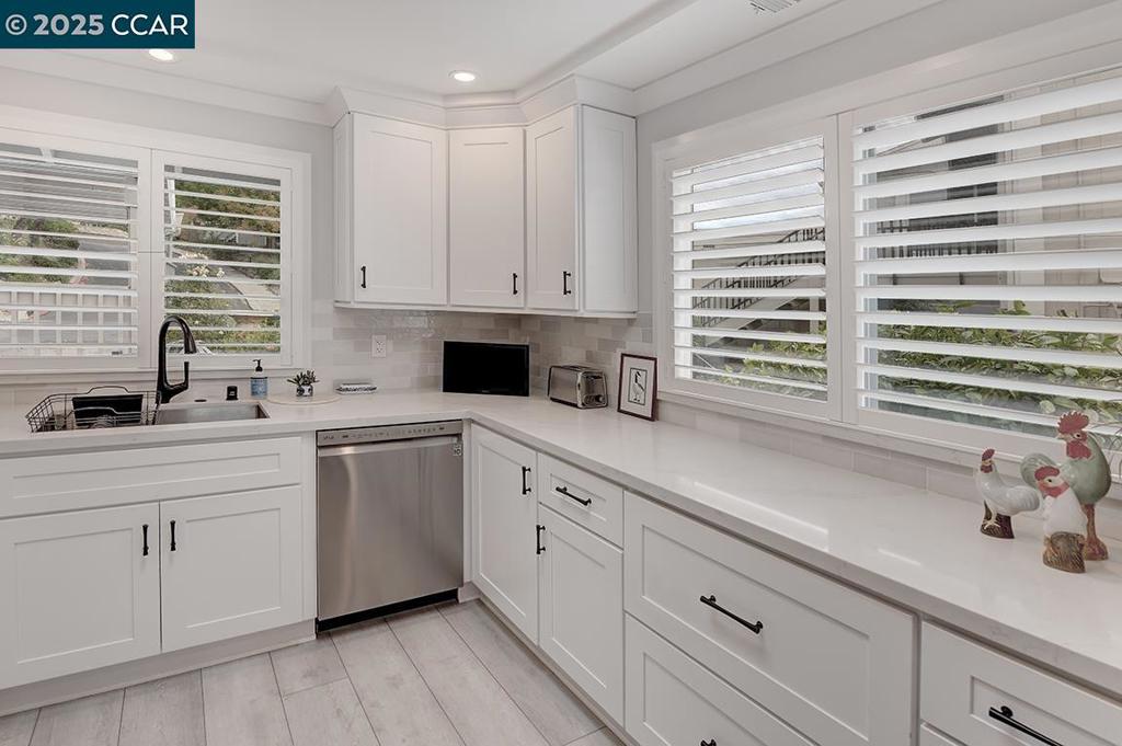 ROSSMOOR - Residential