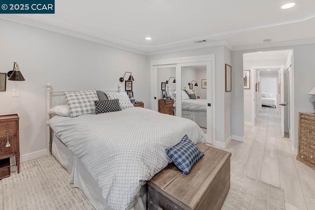 ROSSMOOR - Residential