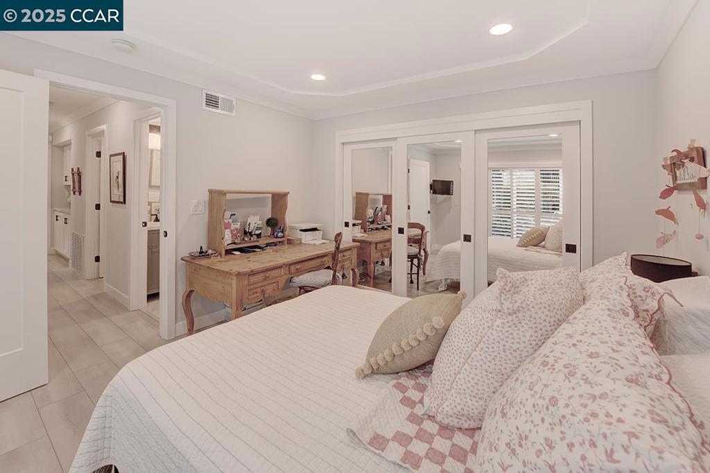 ROSSMOOR - Residential