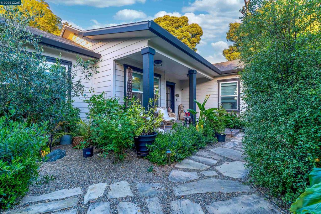 3229 Toyon Ter