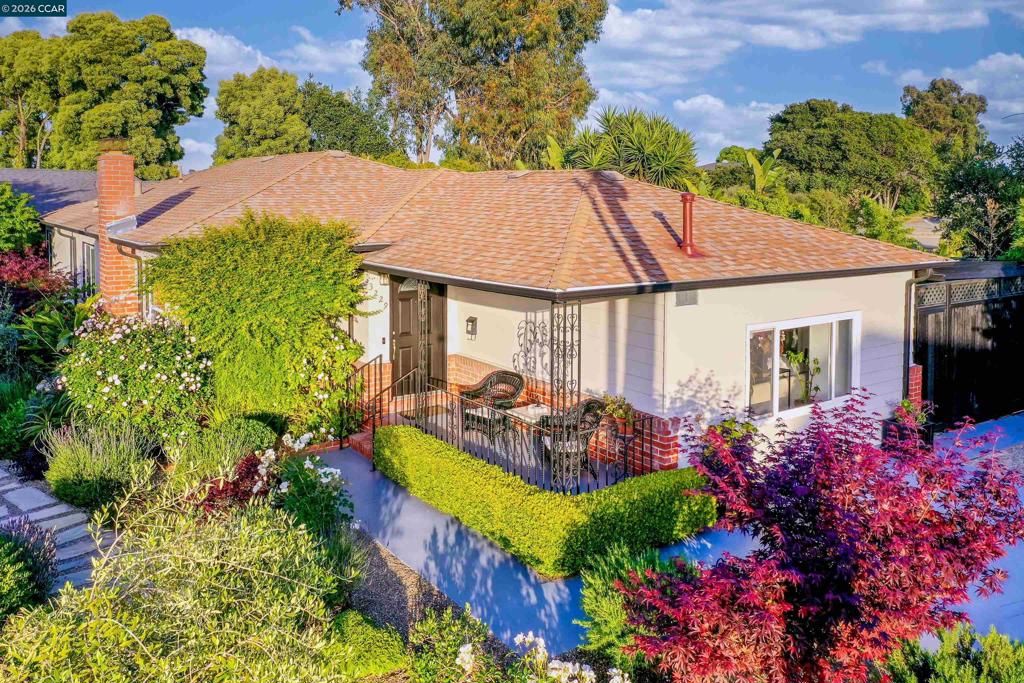 3229 Toyon Ter