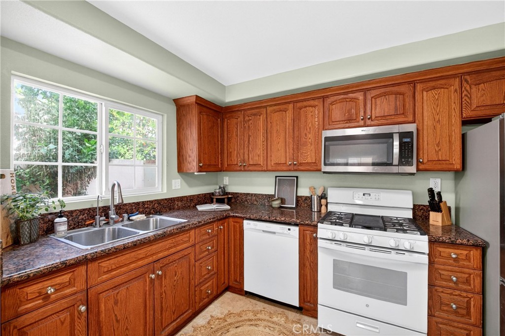 16617 Graystone