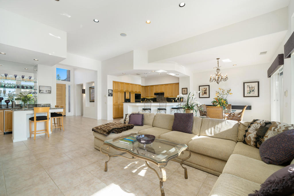 727 Arrowhead Drive