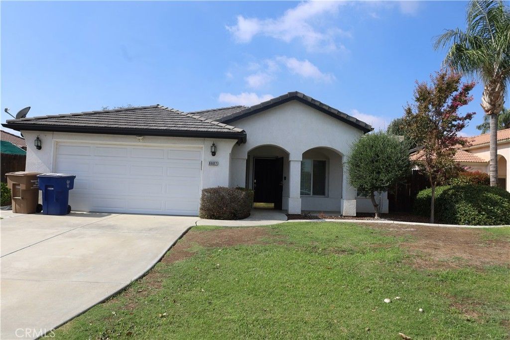 Photo of 6607 Radio Flyer Dr, Bakersfield, CA 93312 (MLS # SR25244265)