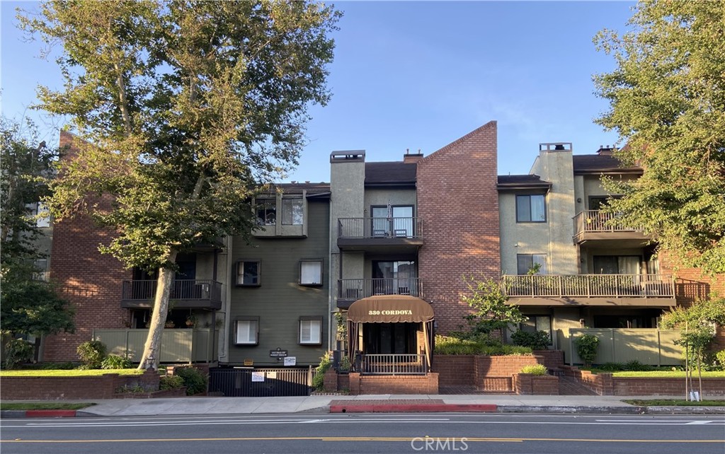 This stunning and spacious 2 bedroom & 2 ½ bath corner unit will not last! It has been updated and comes with four balconies, two gas fireplaces, beautiful mountain views from the top balcony, bright kitchen with a large bay window overlooking the walkway and laundry room with washer and dryer included. Bamboo floors in family room, dining room, entry and loft have been refinished.
Master bedroom comes with fireplace, multiple closets, and double vanity with separate bath and shower enclosure. Second bedroom has its own private bathroom. Upstairs loft can be used as an office or spare bedroom. Walking distance to shopping, dining, El Paseo, Pasadena Convention Center and centrally located between Old Town and the Playhouse District.
Comes with two designated side by side garage parking spaces and separate gated guest parking with keypad. HOA includes water, trash and earthquake insurance and amenities include clubhouse, kitchen, billiard table, exercise room, pool/spa and more! HOA does have rental limitations and uyers to verify all information.