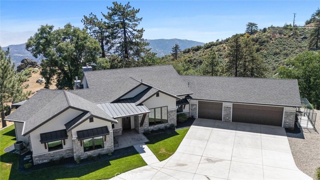 Photo of 27300 Stirrup Way, Tehachapi, CA 93561 (MLS # PI26035834)