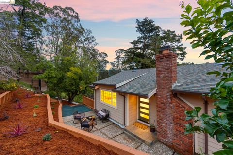 Photo of 2 2 Cortez Ct Ct, Oakland, CA 94611 (MLS # 41125285)