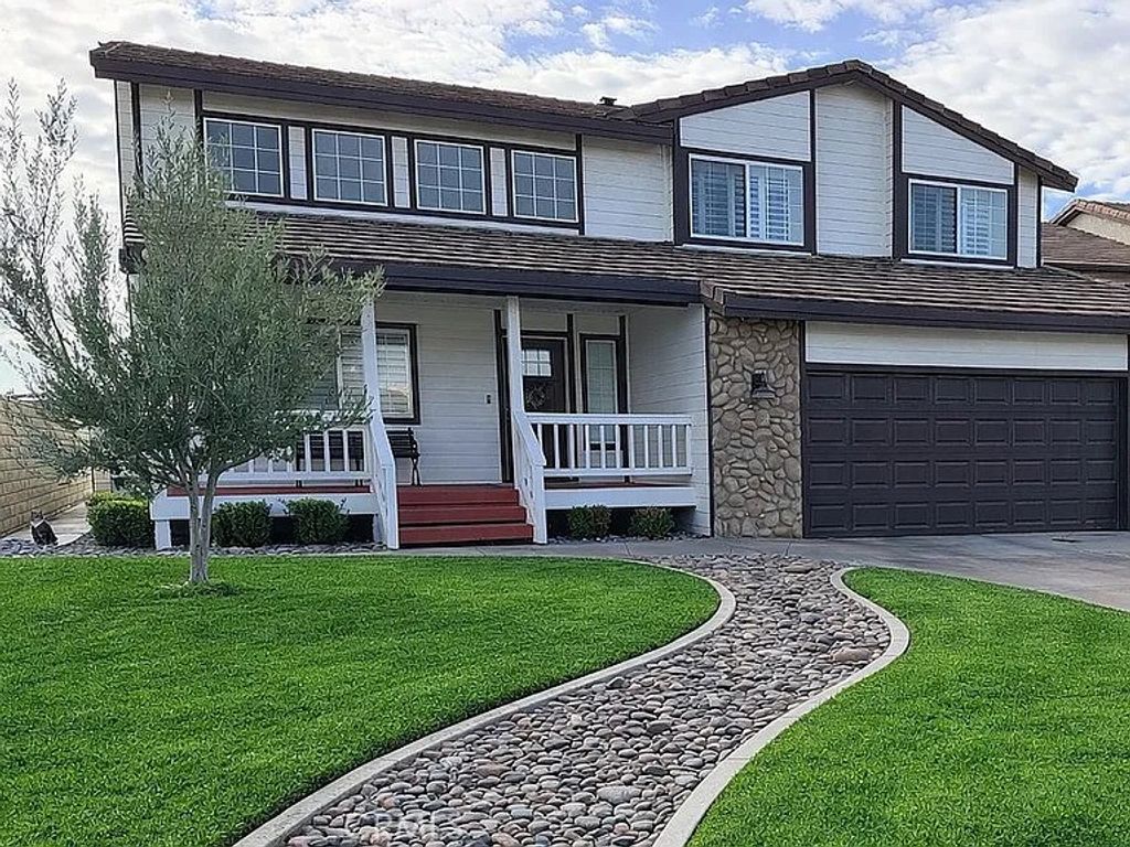 Photo of 18285 Harbor Drive, Victorville, CA 92395 (MLS # TR26031722)