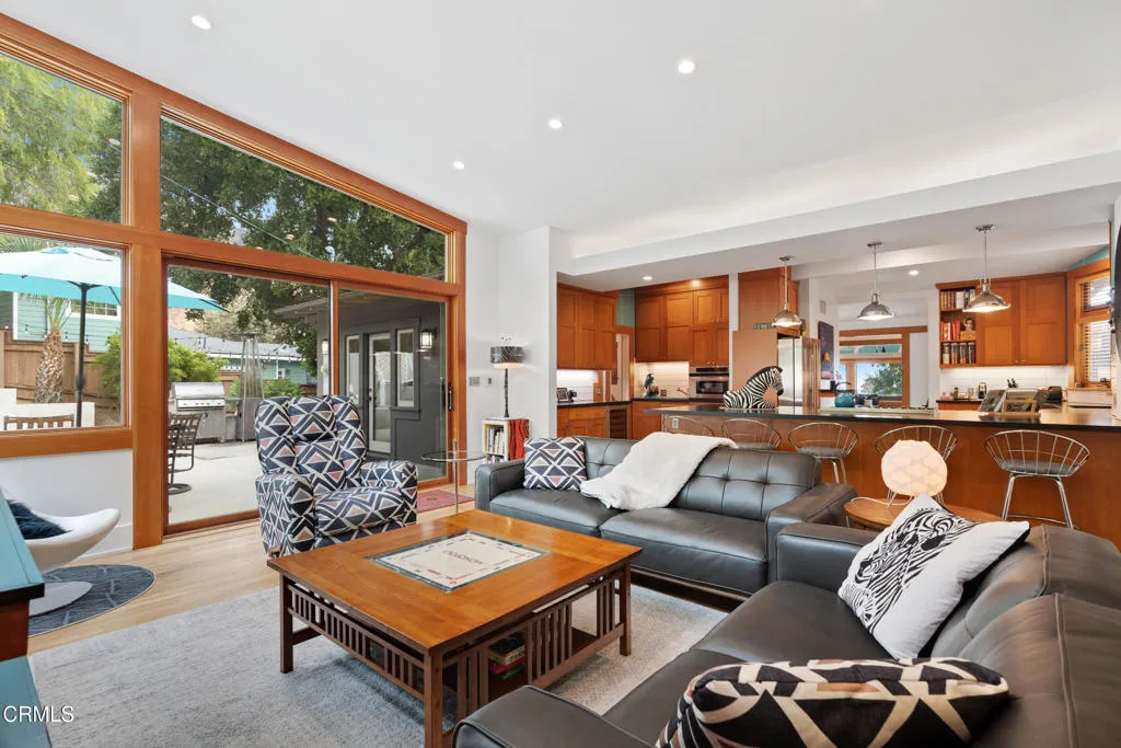 Sierra Madre, California 91024, United States, 3 Bedrooms Bedrooms, ,3 BathroomsBathrooms,Residential,Active,219790