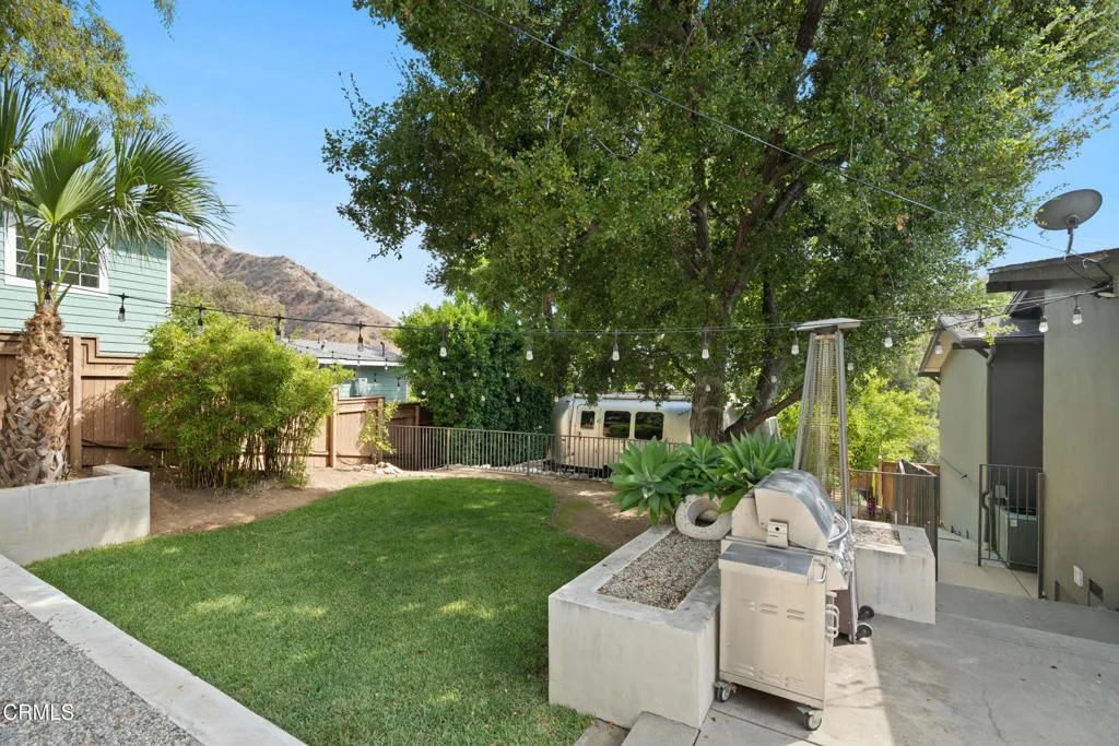 Sierra Madre, California 91024, United States, 3 Bedrooms Bedrooms, ,3 BathroomsBathrooms,Residential,Active,219790