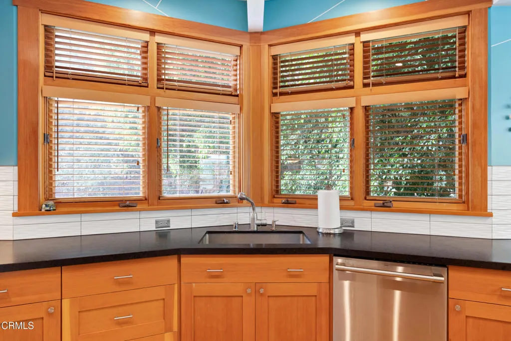 Sierra Madre, California 91024, United States, 3 Bedrooms Bedrooms, ,3 BathroomsBathrooms,Residential,Active,219790