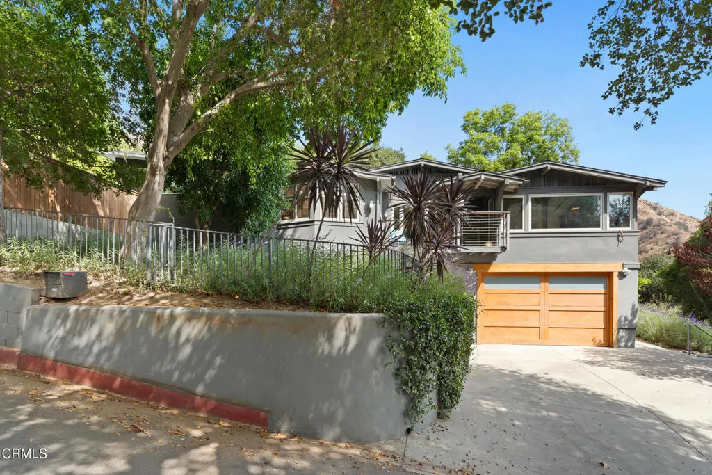 Sierra Madre, California 91024, United States, 3 Bedrooms Bedrooms, ,3 BathroomsBathrooms,Residential,Active,219790