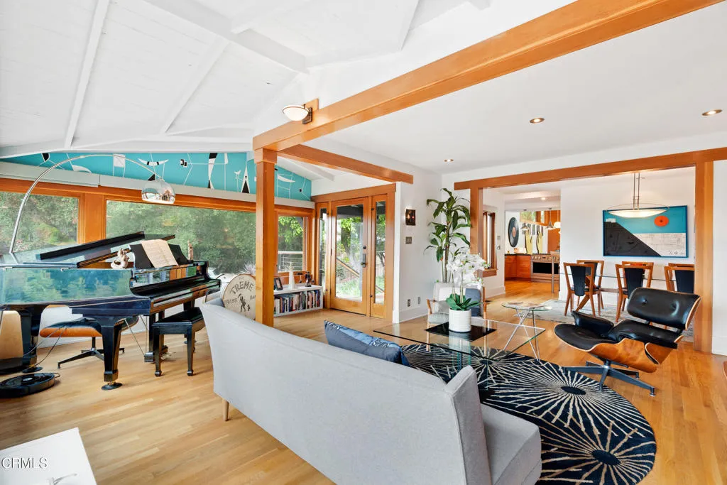 Sierra Madre, California 91024, United States, 3 Bedrooms Bedrooms, ,3 BathroomsBathrooms,Residential,Active,219790