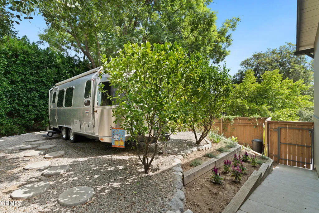 Sierra Madre, California 91024, United States, 3 Bedrooms Bedrooms, ,3 BathroomsBathrooms,Residential,Active,219790