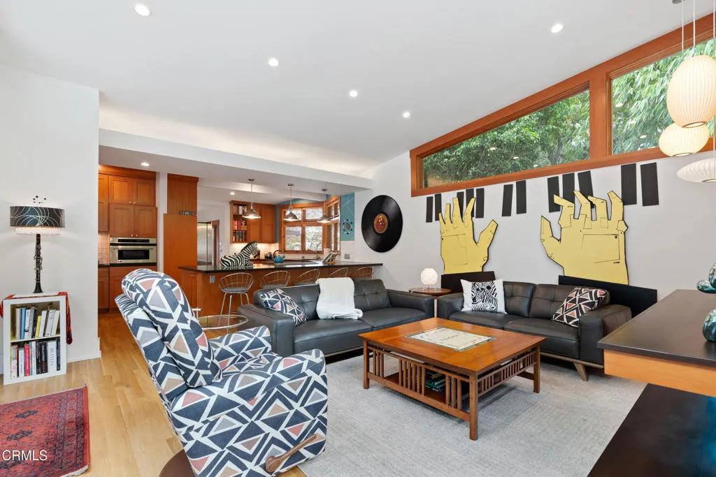 Sierra Madre, California 91024, United States, 3 Bedrooms Bedrooms, ,3 BathroomsBathrooms,Residential,Active,219790