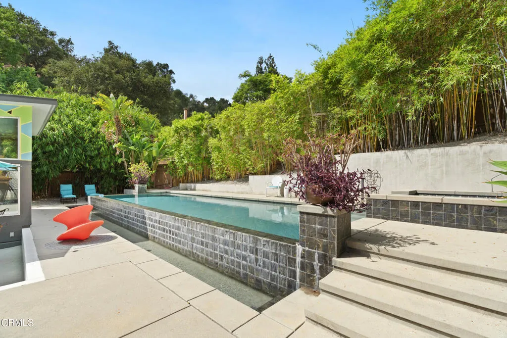 Sierra Madre, California 91024, United States, 3 Bedrooms Bedrooms, ,3 BathroomsBathrooms,Residential,Active,219790