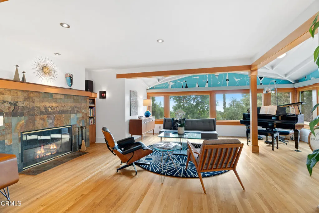 Sierra Madre, California 91024, United States, 3 Bedrooms Bedrooms, ,3 BathroomsBathrooms,Residential,Active,219790