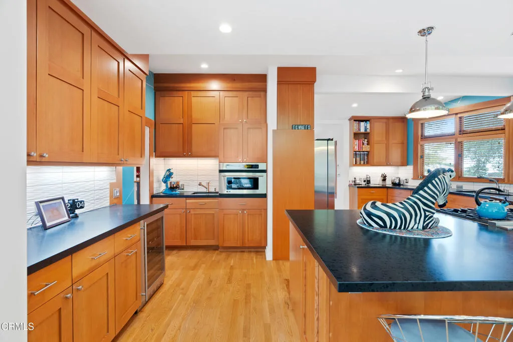 Sierra Madre, California 91024, United States, 3 Bedrooms Bedrooms, ,3 BathroomsBathrooms,Residential,Active,219790