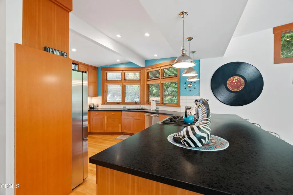 Sierra Madre, California 91024, United States, 3 Bedrooms Bedrooms, ,3 BathroomsBathrooms,Residential,Active,219790