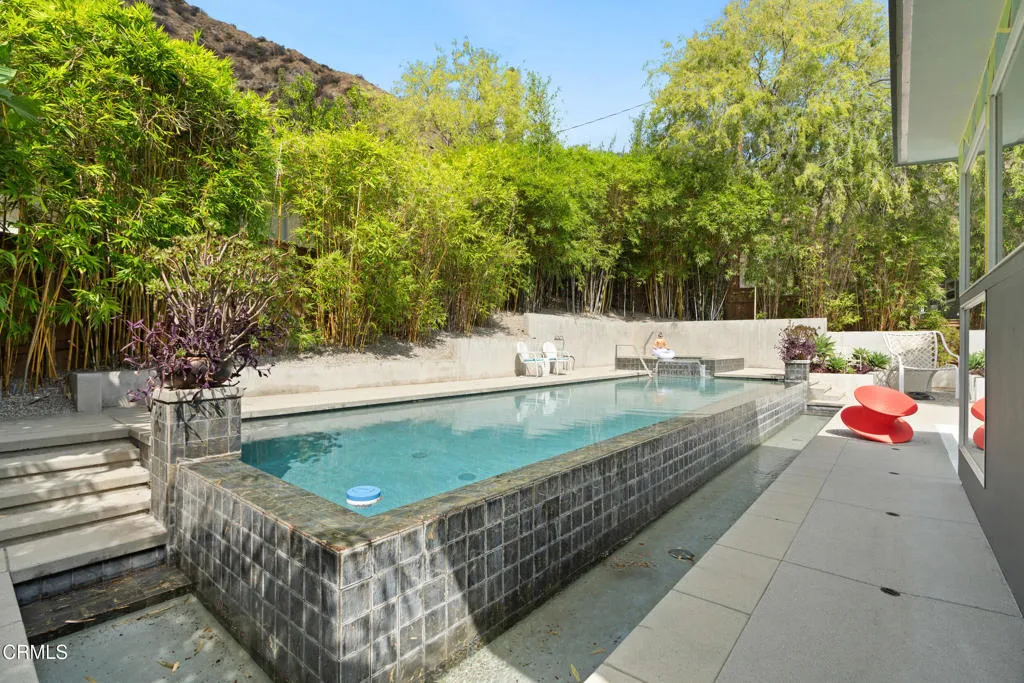 Sierra Madre, California 91024, United States, 3 Bedrooms Bedrooms, ,3 BathroomsBathrooms,Residential,Active,219790