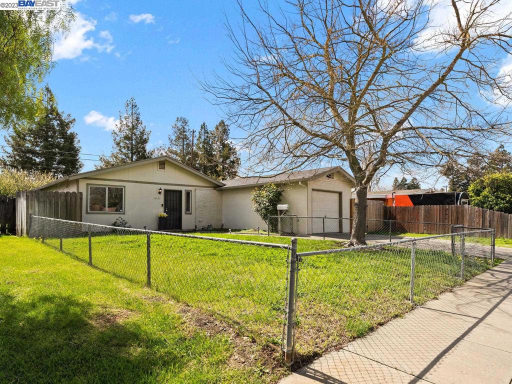 BRANDEN ESTATES - Residential