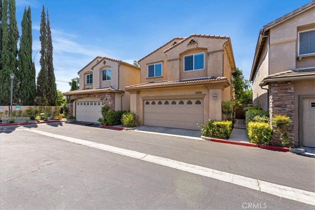 Welcome to this spacious and beautifully maintained 4-bedroom, 3-bathroom townhouse that offers comfort, convenience, and style. Enjoy a bright, open layout with central A/C, a dedicated laundry room, and an attached garage for added ease.
The main living area flows seamlessly into the kitchen and dining space—perfect for everyday living or entertaining. Upstairs, you'll find generously sized bedrooms, including a serene primary suite with en-suite bath.
Step outside to a cute, private backyard—ideal for relaxing, gardening, or weekend BBQs. Whether you're hosting guests or enjoying quiet evenings at home, this home has everything you need