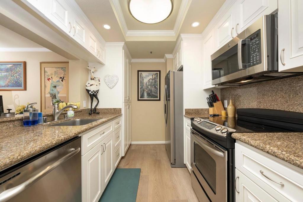 1 Baldwin Avenue 1008