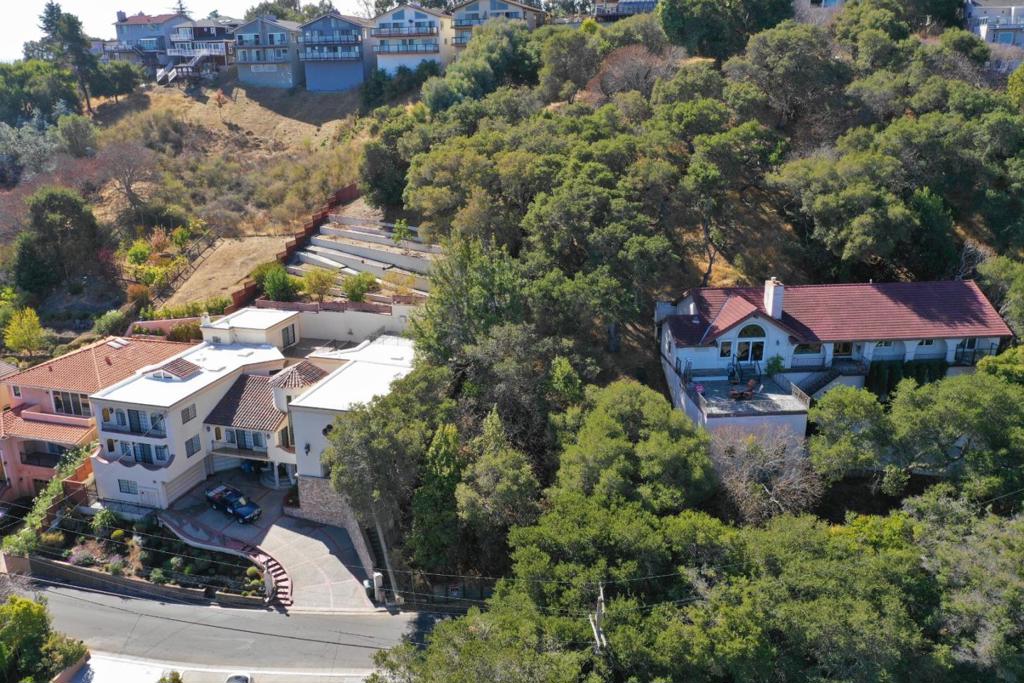 39 Madera Avenue