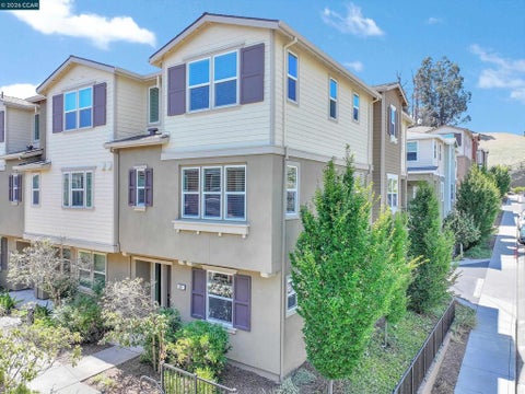 Photo of 601 Tierney Pl, Martinez, CA 94553 (MLS # 41138482)