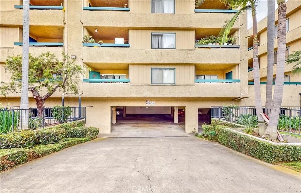 12635 Main Street 201