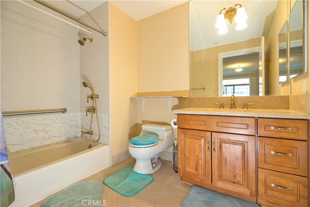 13798 Roswell Avenue B227