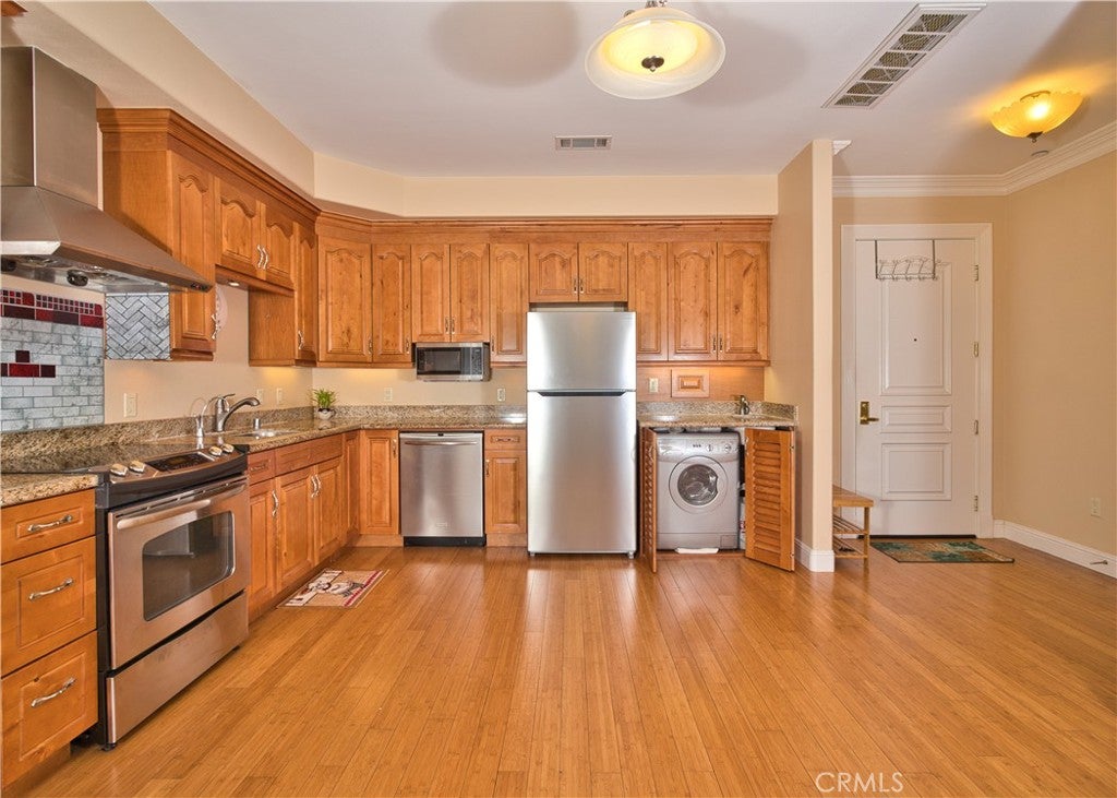 13798 Roswell Avenue B227