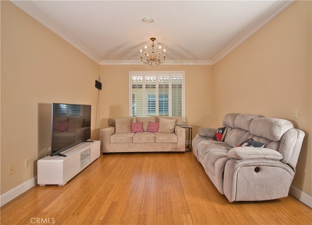 13798 Roswell Avenue