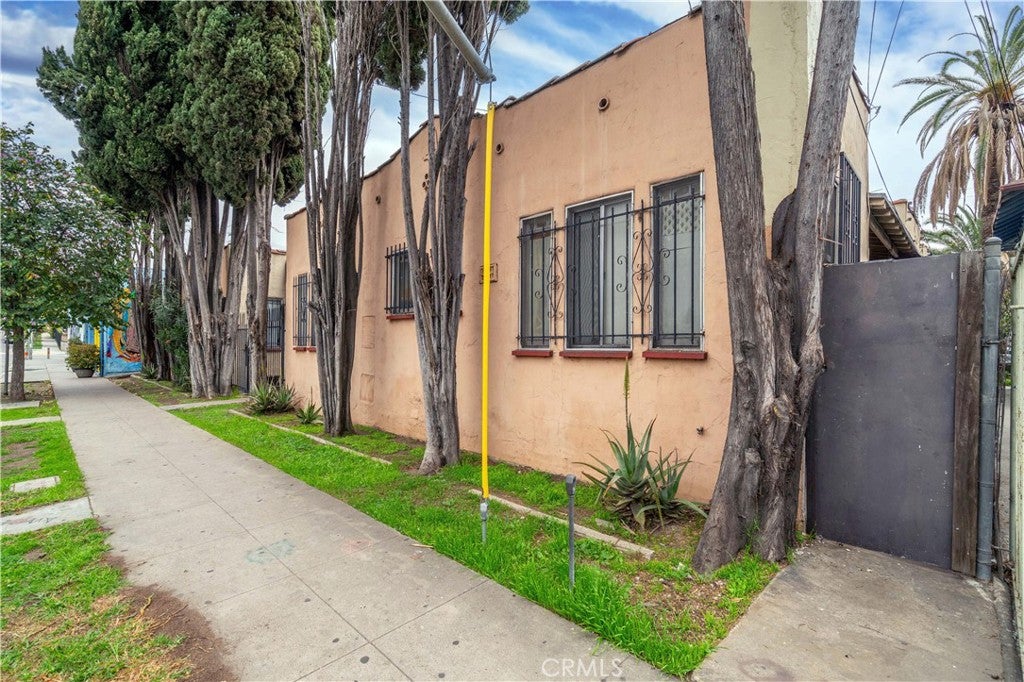 2626 Idell Street