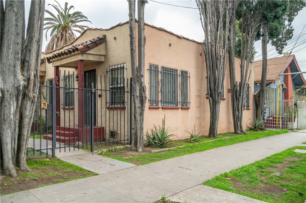 2626 Idell Street