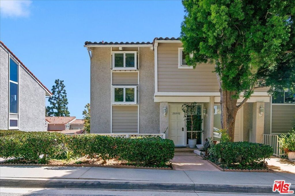 Photo of 28242 Rey De Copas Lane, Malibu, CA 90265 (MLS # 26691555)