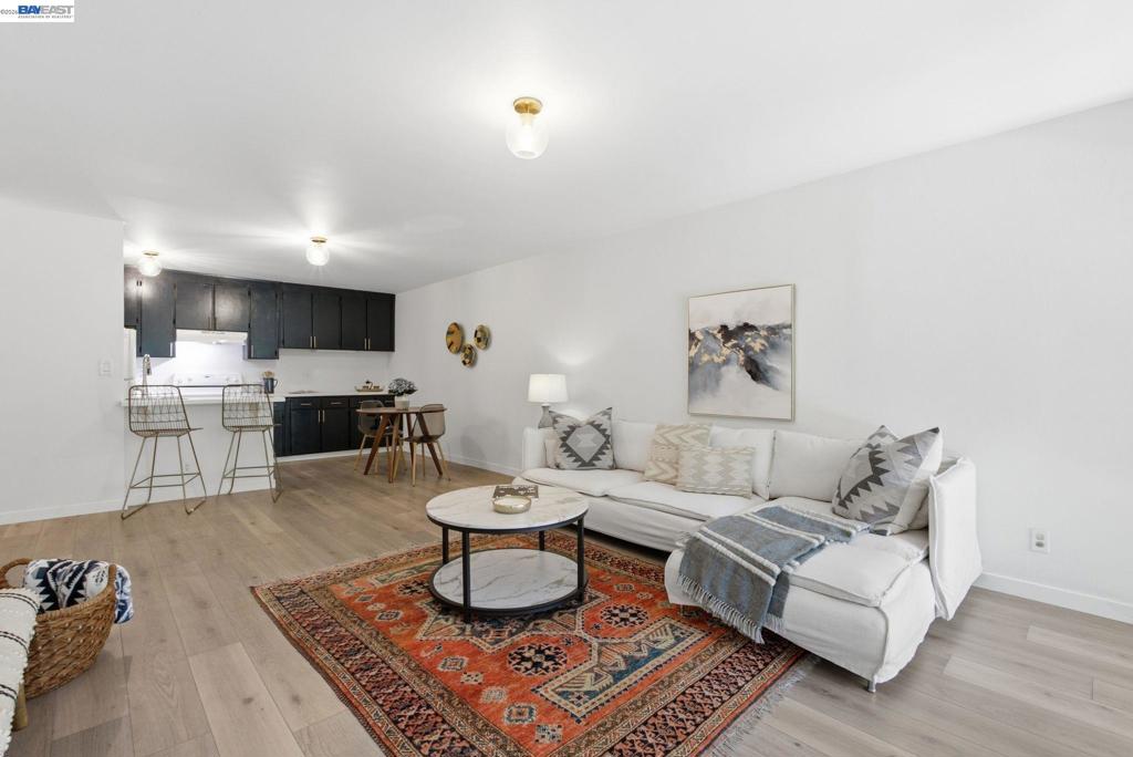 955 Shorepoint Ct 100