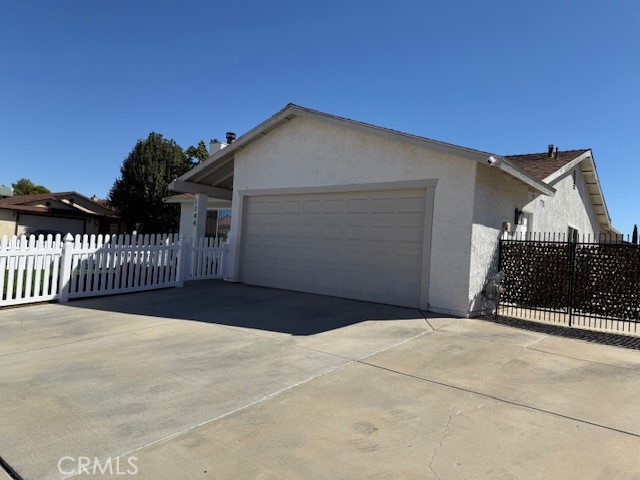 1144 E Avenue J10