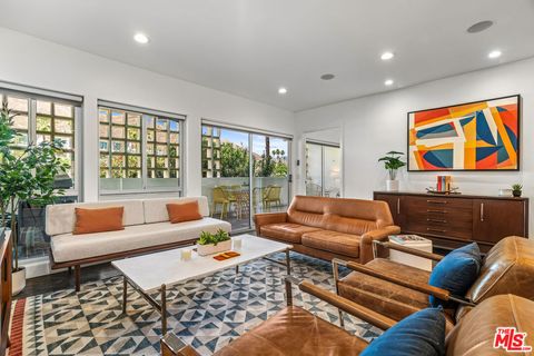 Photo of 277 E Alejo Road #101, Palm Springs, CA 92262 (MLS # 26824913)