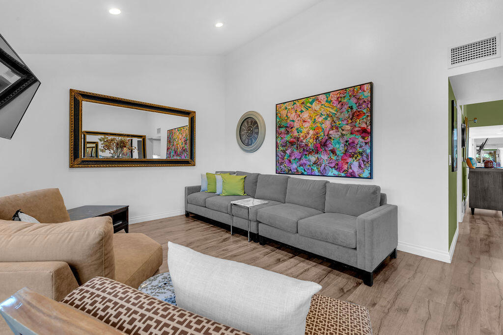 Sommerset So. Palm D - Residential