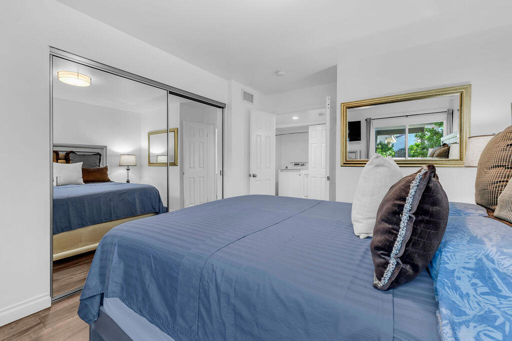 Sommerset So. Palm D - Residential