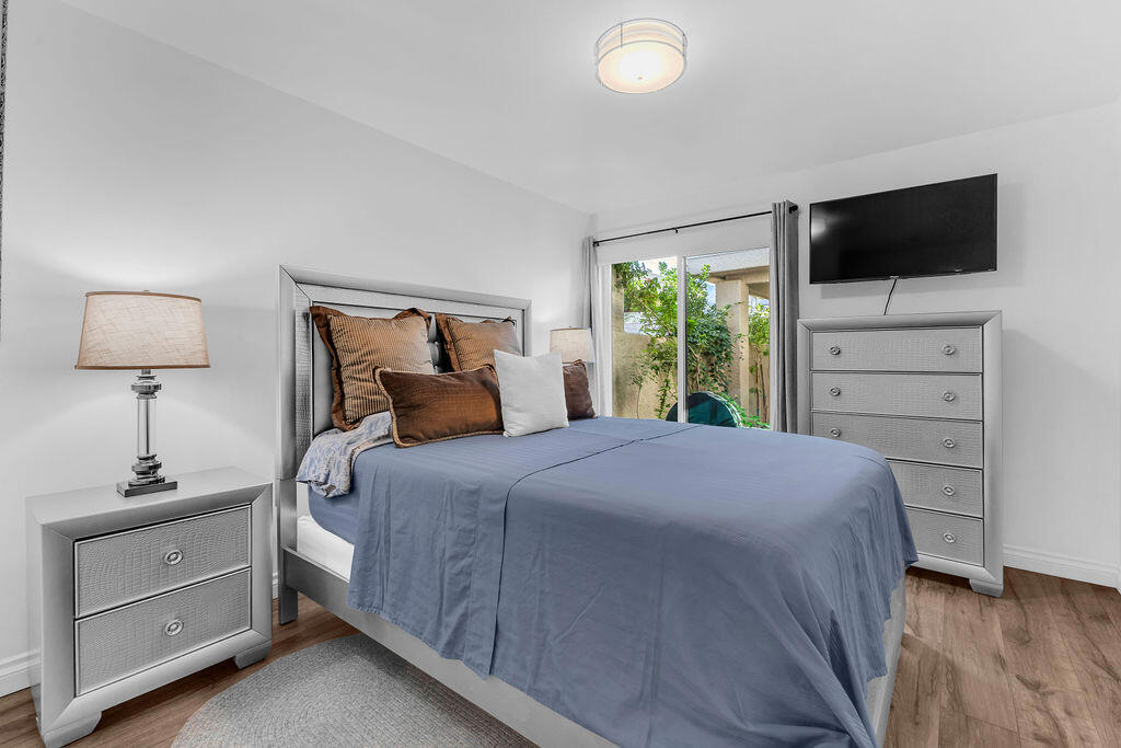 Sommerset So. Palm D - Residential