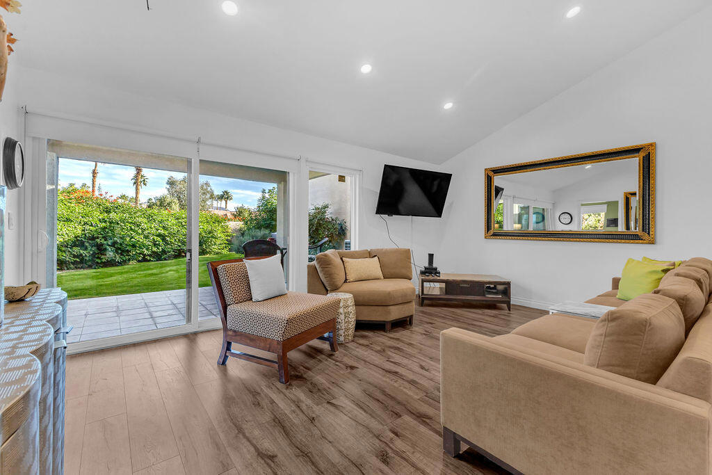 Sommerset So. Palm D - Residential