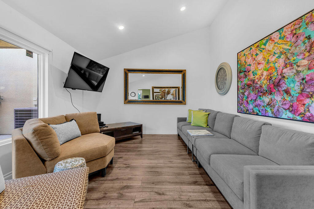 Sommerset So. Palm D - Residential