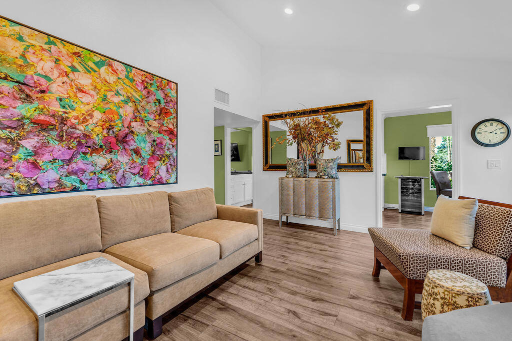 Sommerset So. Palm D - Residential