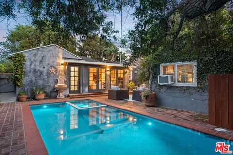 5401 Columbus Avenue Sherman Oaks CA 91411