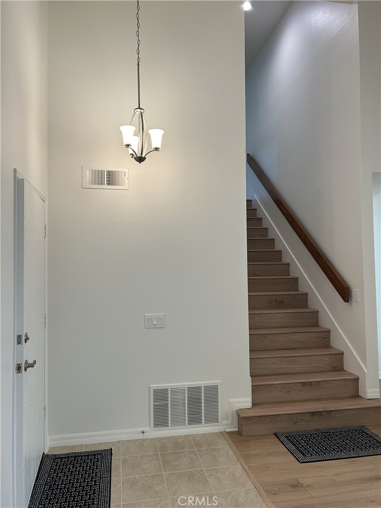 2126 E Deer Springs Lane