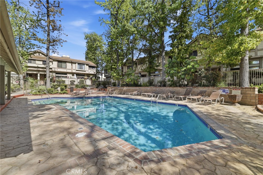 7100 Balboa Boulevard 1003